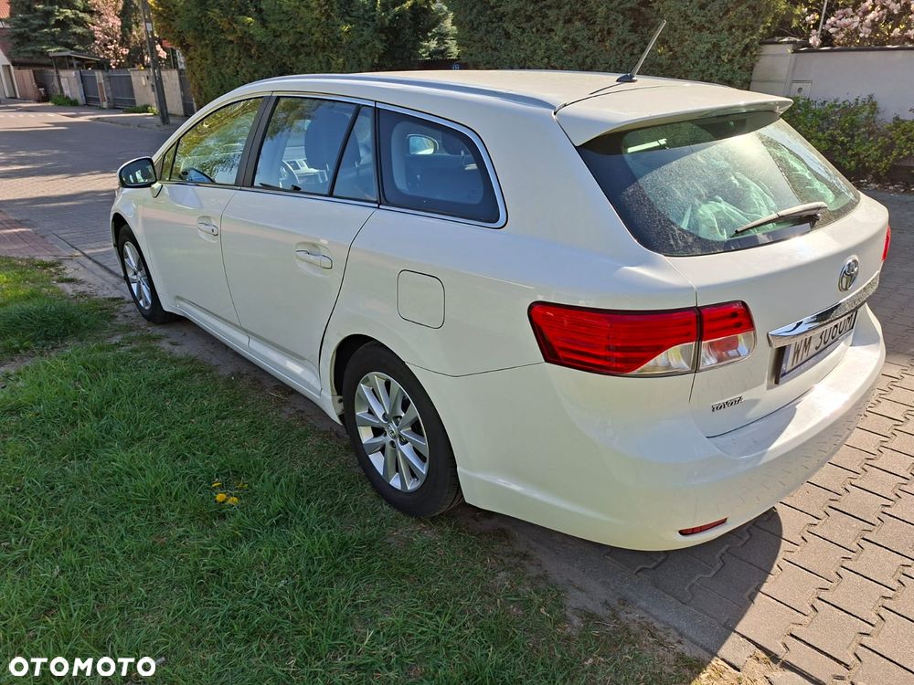 Toyota Avensis 2.0 Style - 4