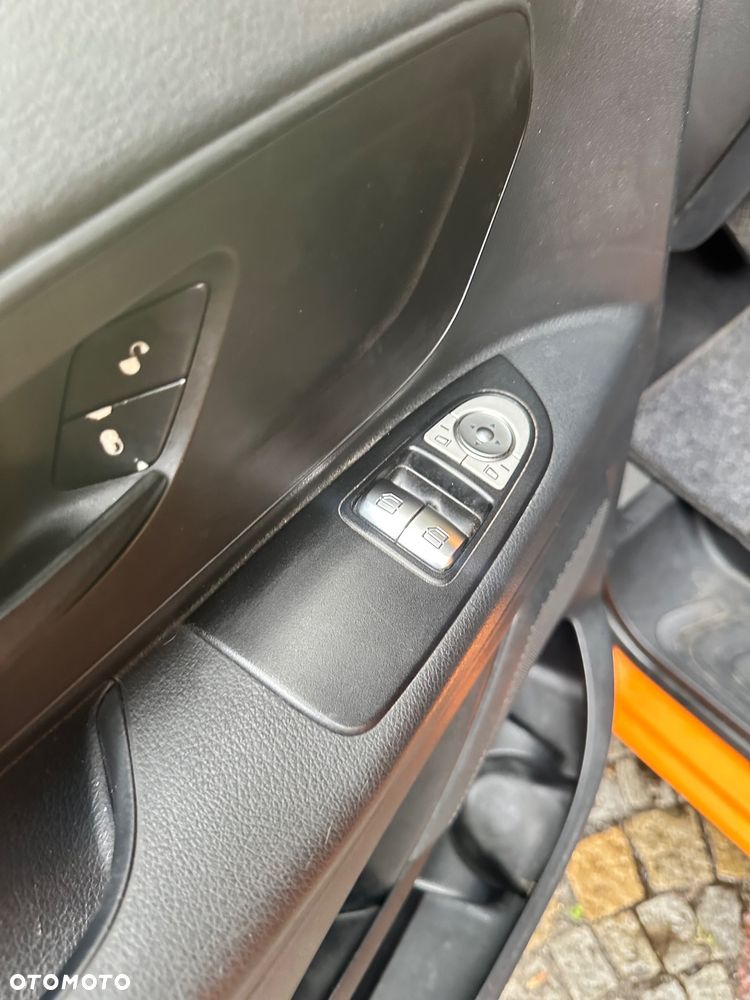 Mercedes-Benz VITO - 23