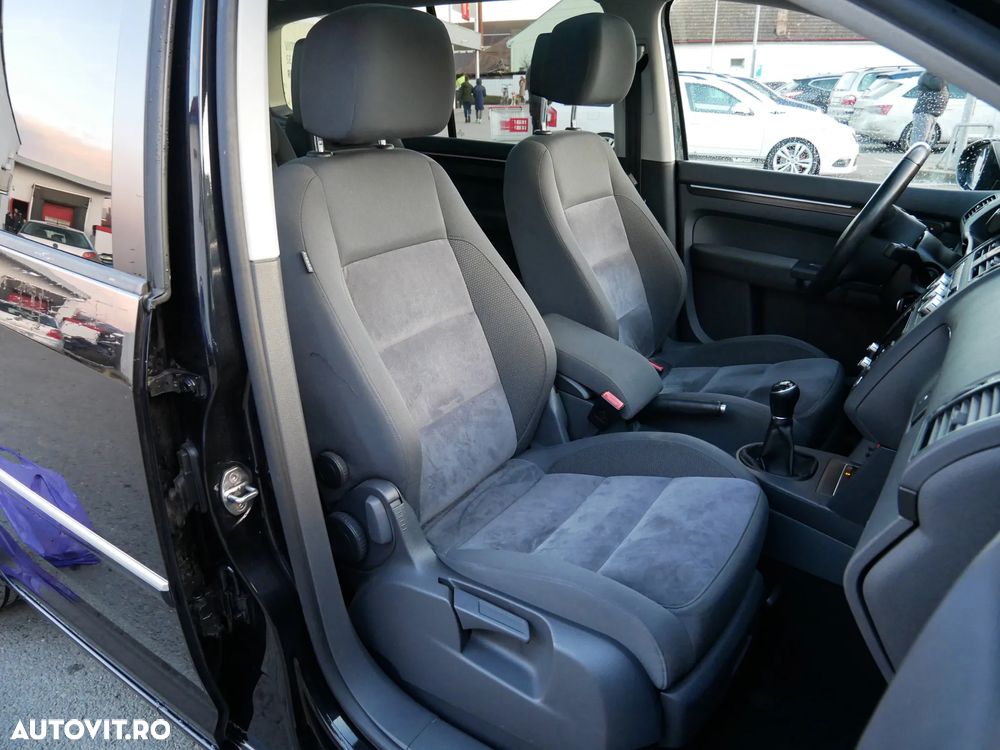 Volkswagen Touran - 9