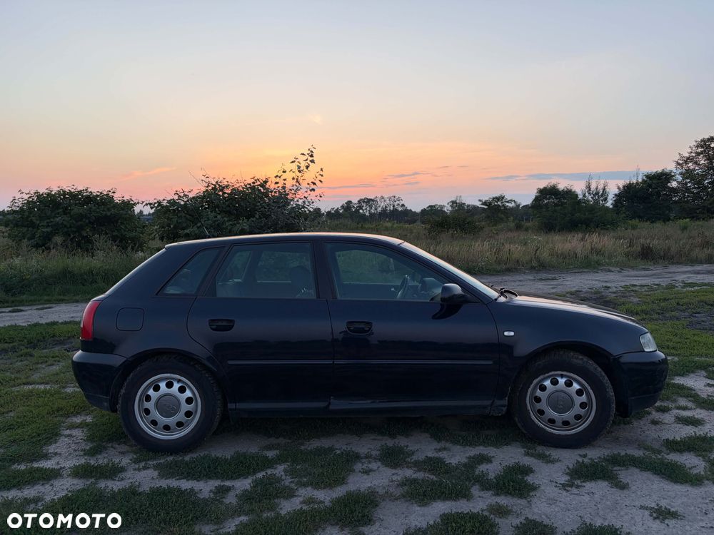 Audi A3 Sportback 1.9 TDI Ambiente - 4