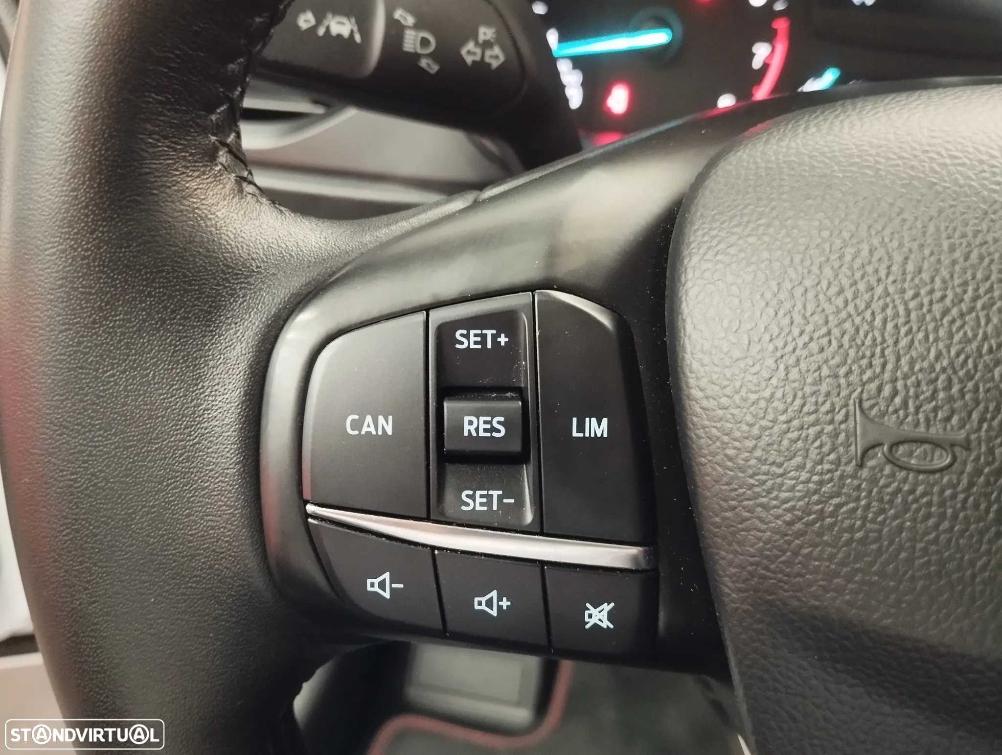 Ford Focus 1.0 EcoBoost Business - 16