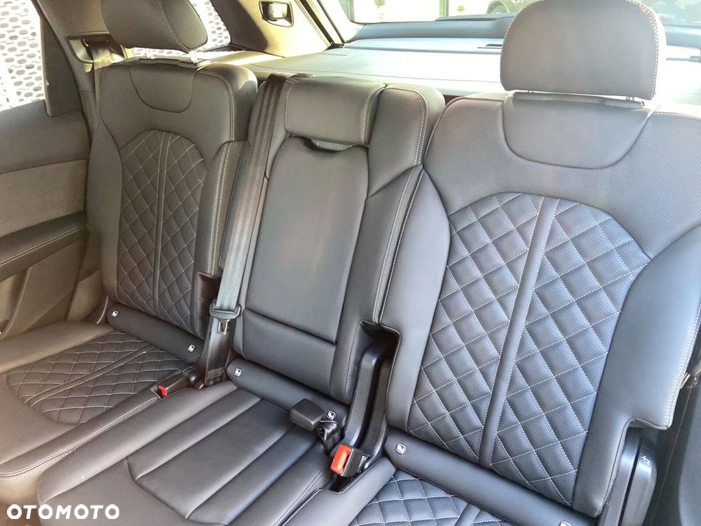 Audi Q7 - 12