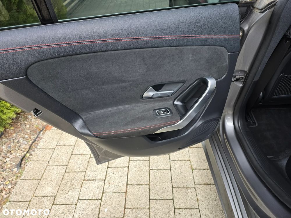 Mercedes-Benz CLA 220 7G-DCT AMG Line - 16