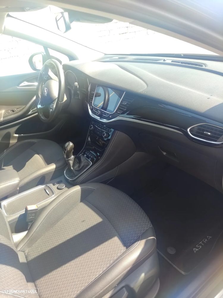 Opel Astra 1.4 T Innovation S/S - 23