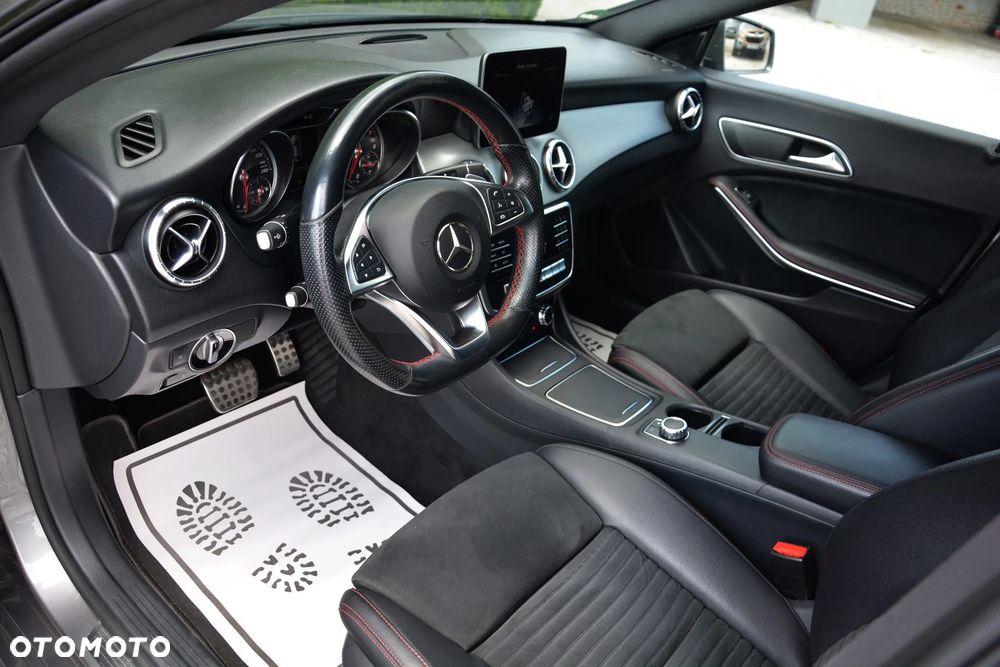 Mercedes-Benz CLA 180 7G-DCT AMG Line - 15
