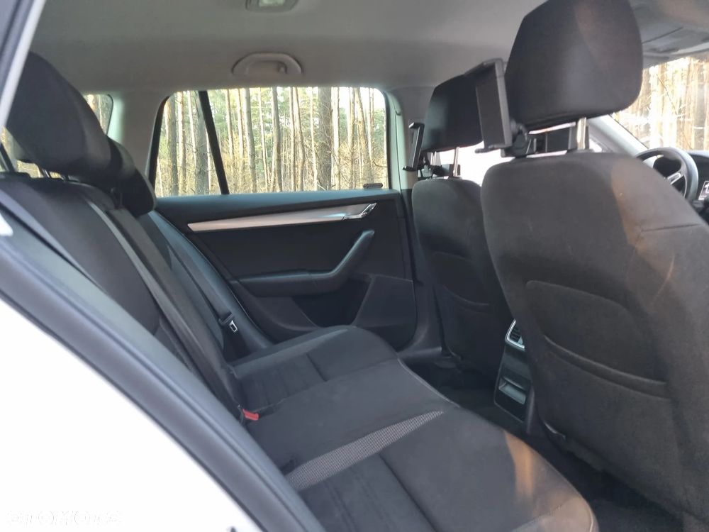 Skoda Octavia 1.6 TDI Premium Edition - 8