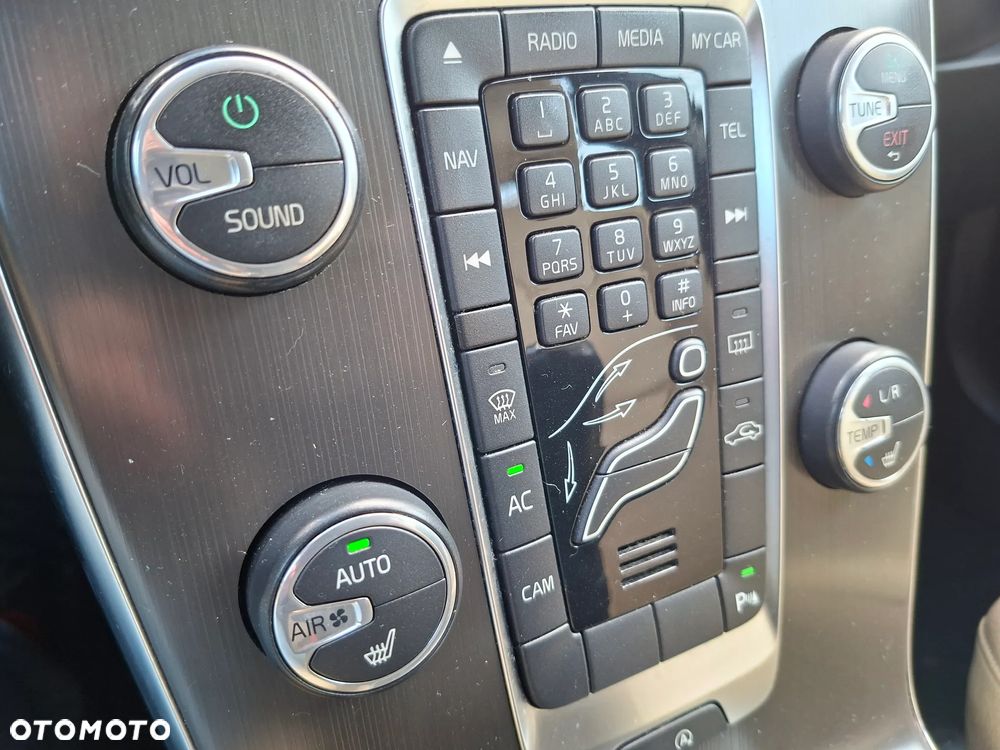 Volvo V40 D2 Momentum - 3