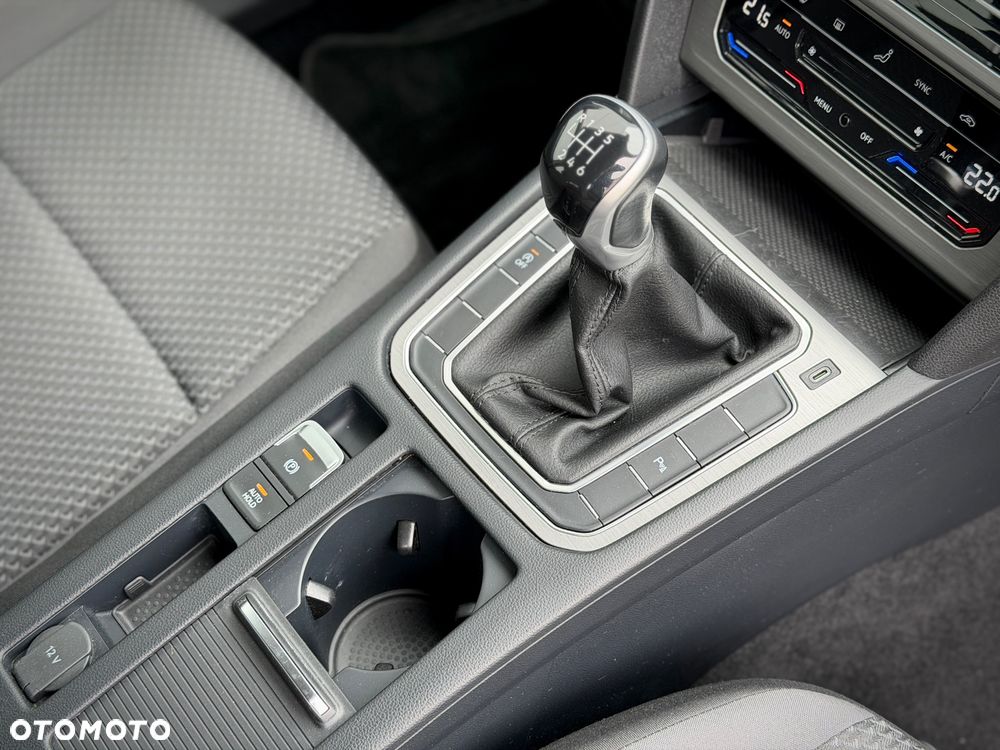 Volkswagen Passat 1.5 TSI EVO Business - 39