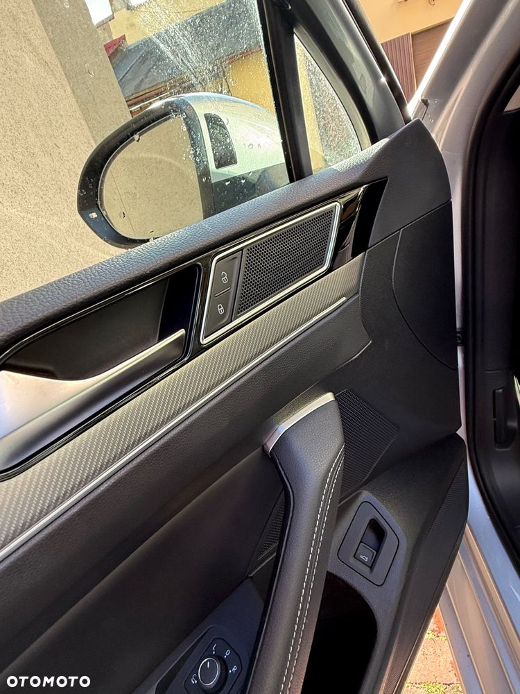 Volkswagen Passat - 13