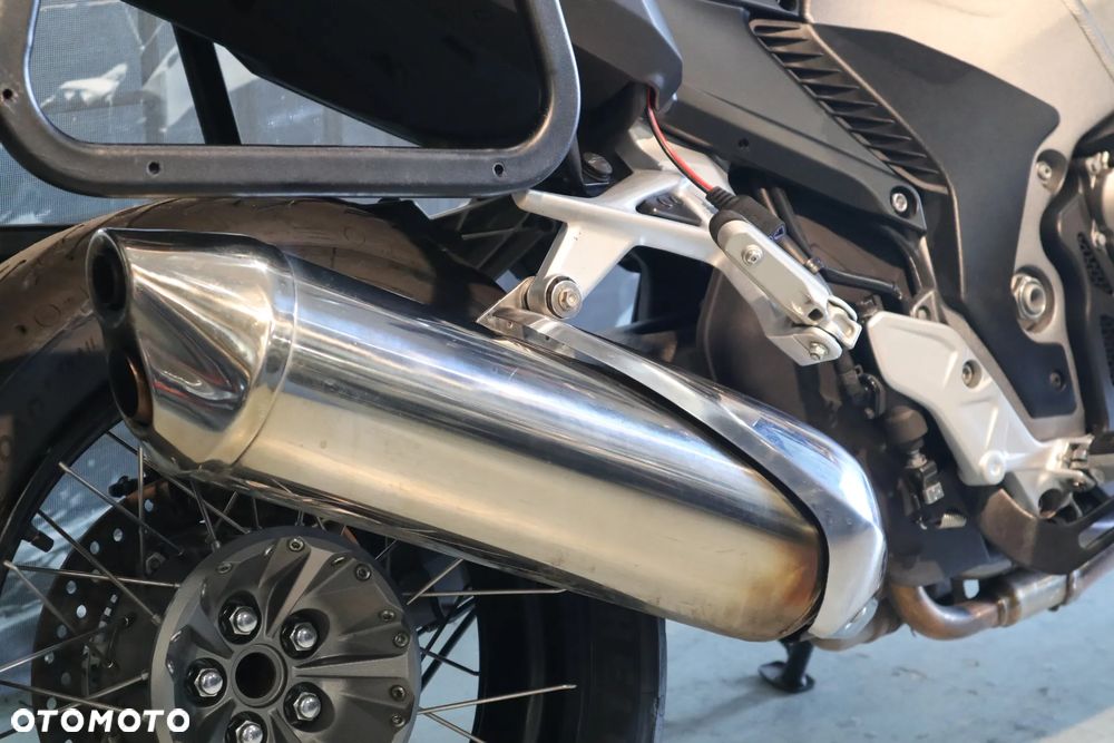 Honda VFR - 23