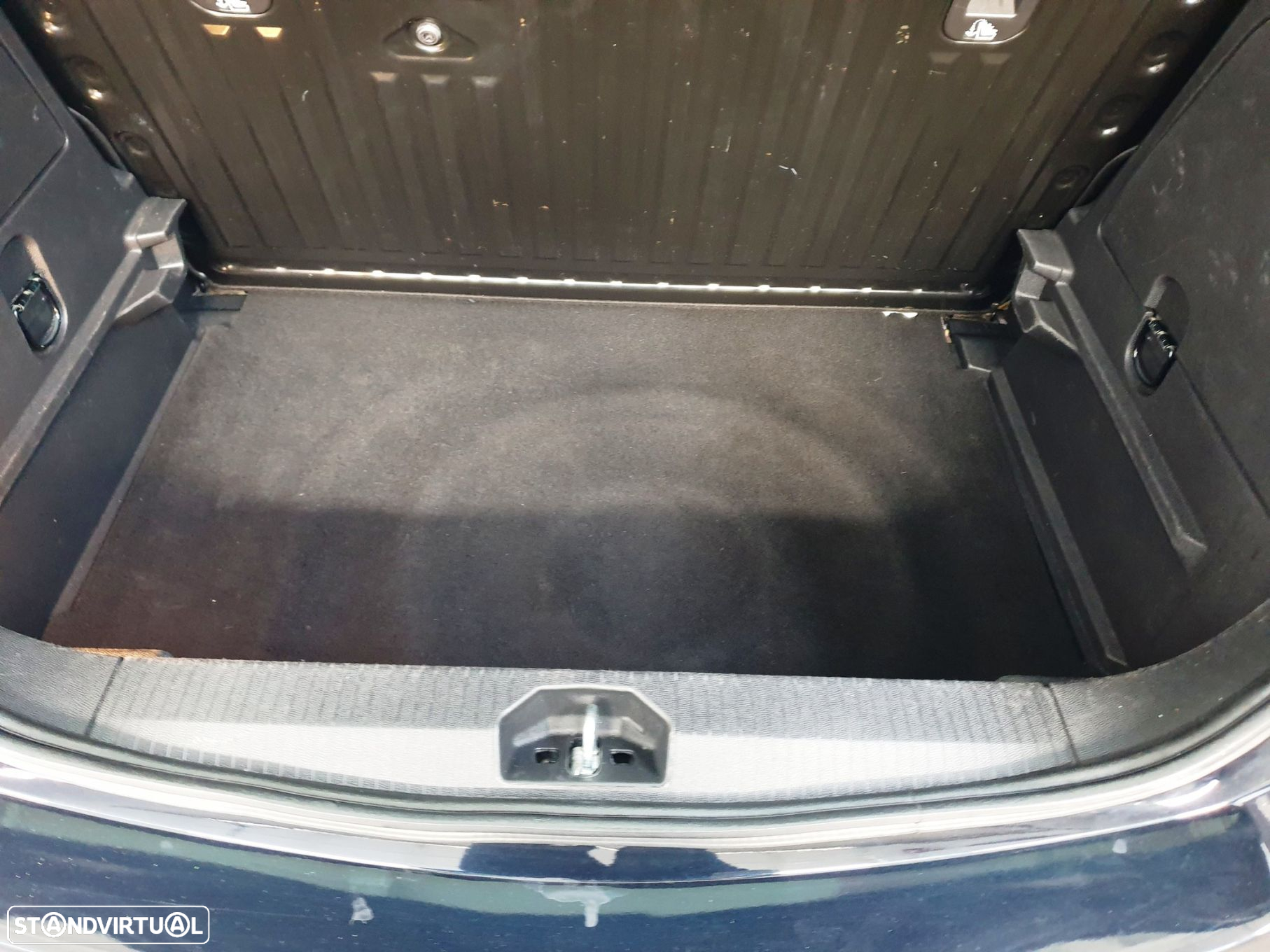 Opel Corsa 1.2 120 Anos - 26