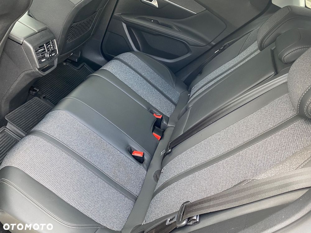 Peugeot 3008 1.5 BlueHDi Allure S&S EAT8 - 29