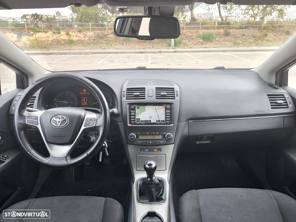 Toyota Avensis SW - 8