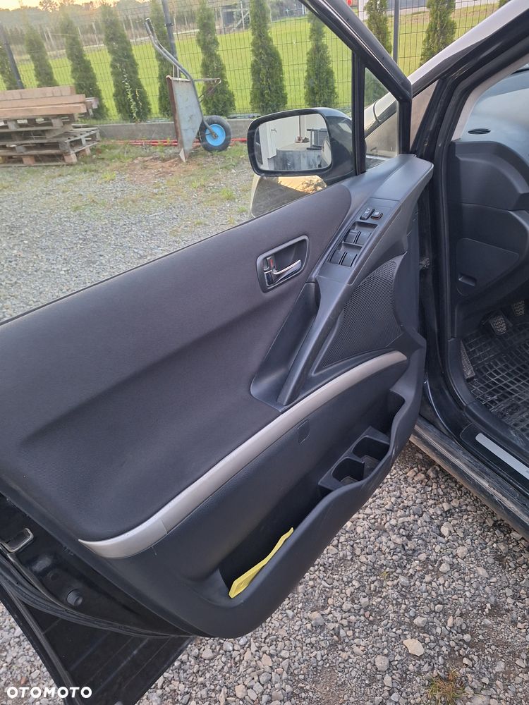 Toyota Corolla Verso 2.2 D-4D Gold - 24