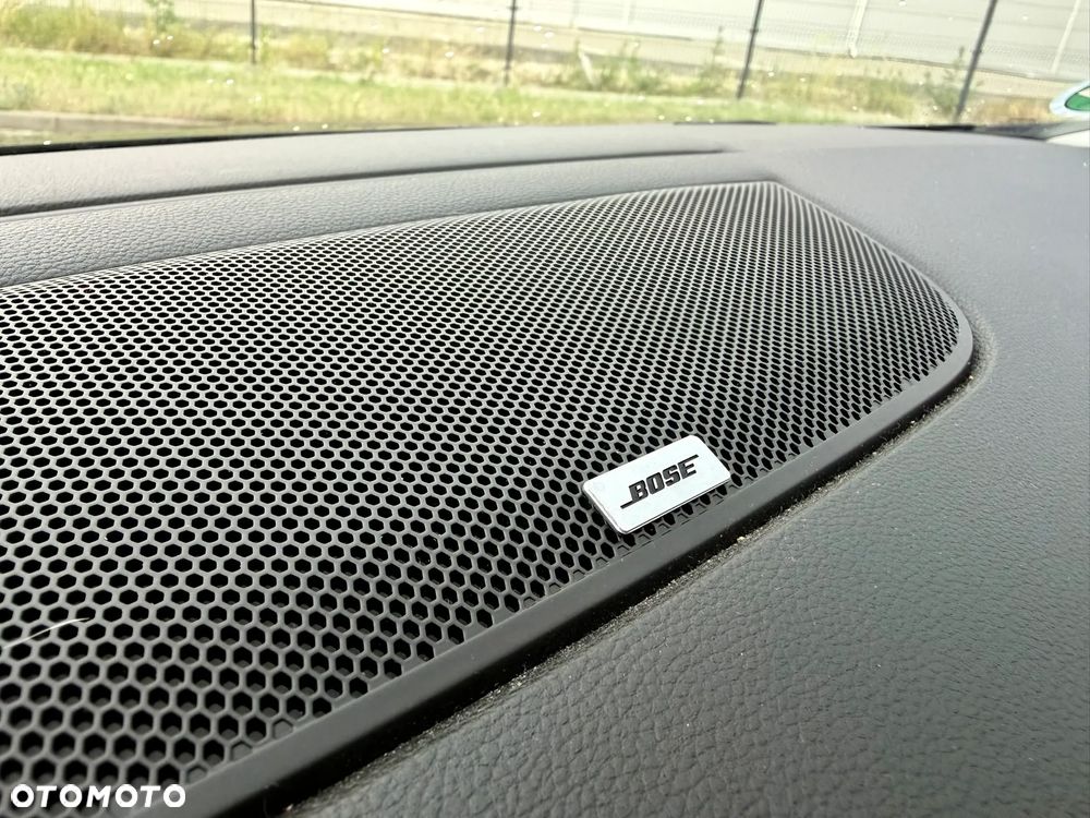 Renault Megane ENERGY TCe 130 BOSE EDITION - 12