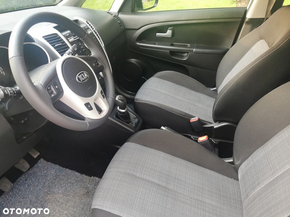 Kia Venga 1.4 CVVT Attract - 9