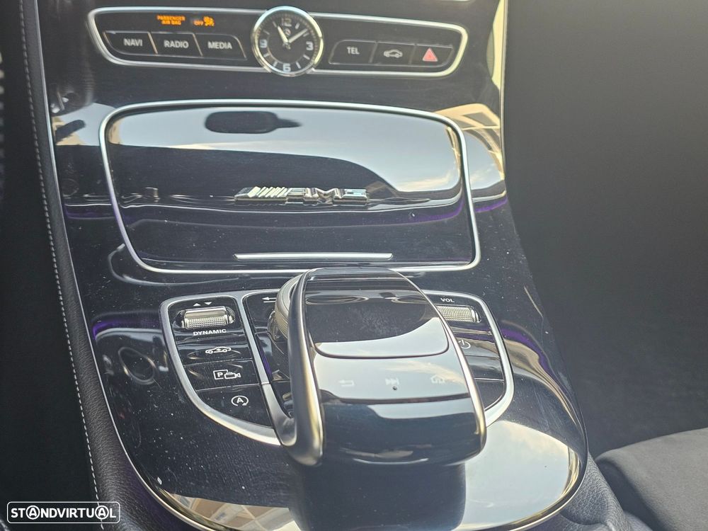 Mercedes-Benz E 350 d AMG 4-Matic - 33