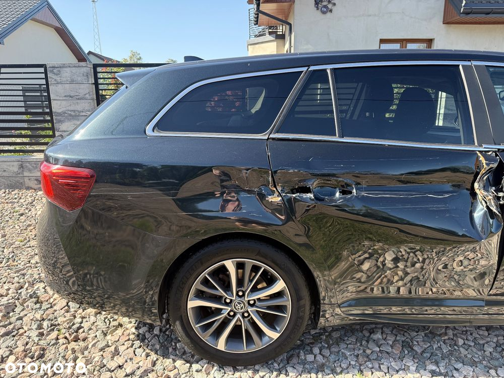 Toyota Avensis Combi 1.8 Multidrive S Edition - 9
