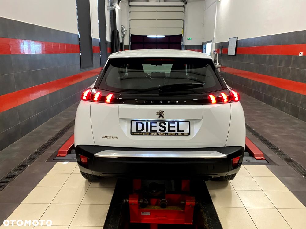 Peugeot 2008 1.5 BlueHDi Allure S&S - 10