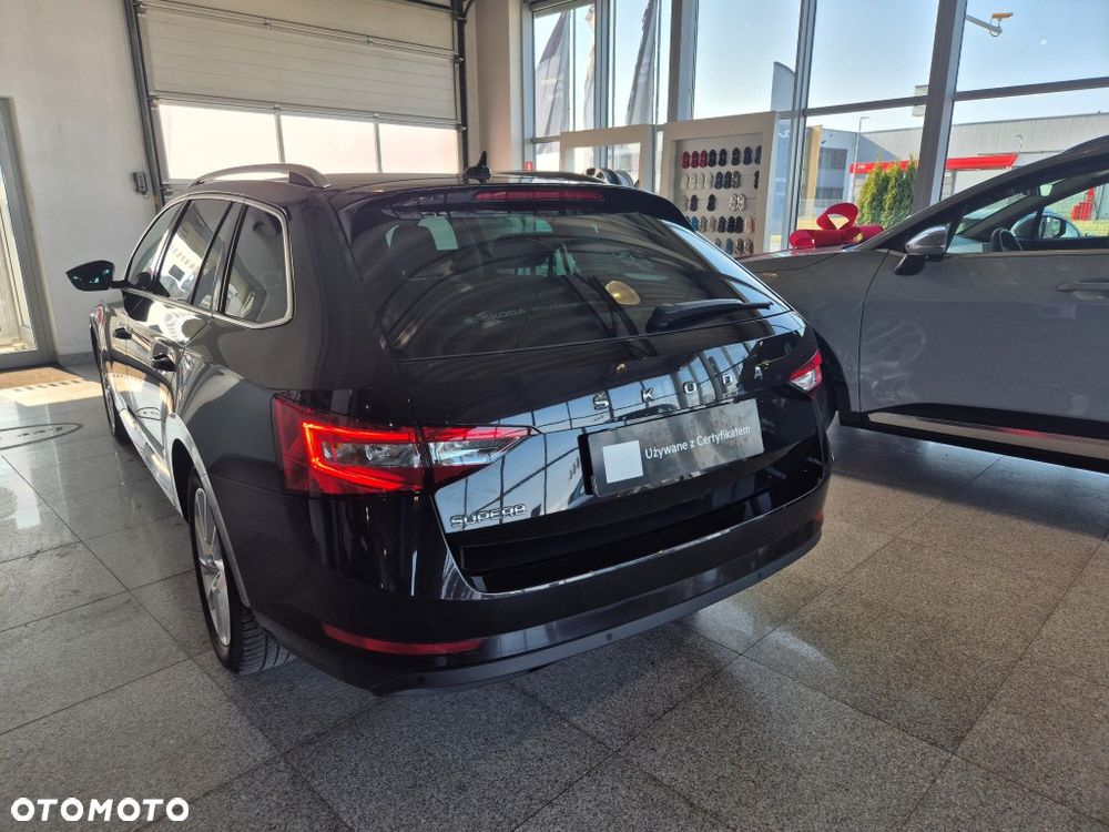 Skoda Superb 2.0 TDI SCR Ambition DSG - 9