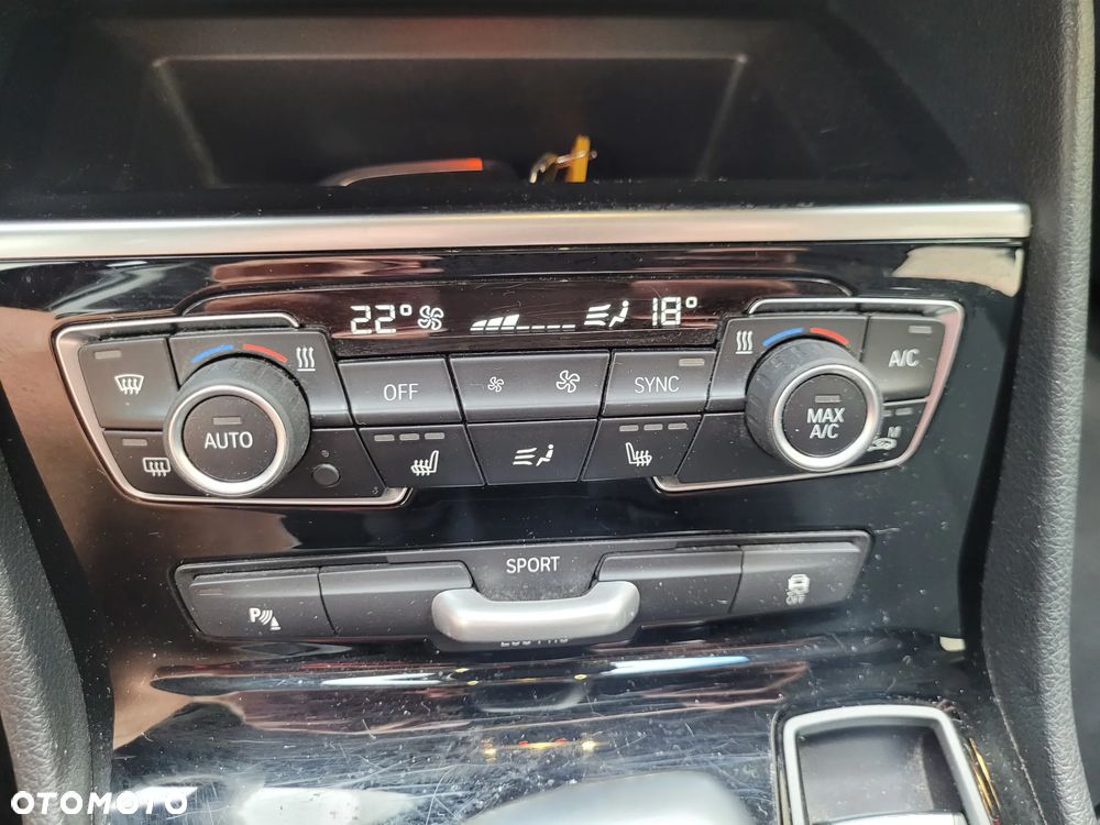 BMW Seria 2 218d - 15