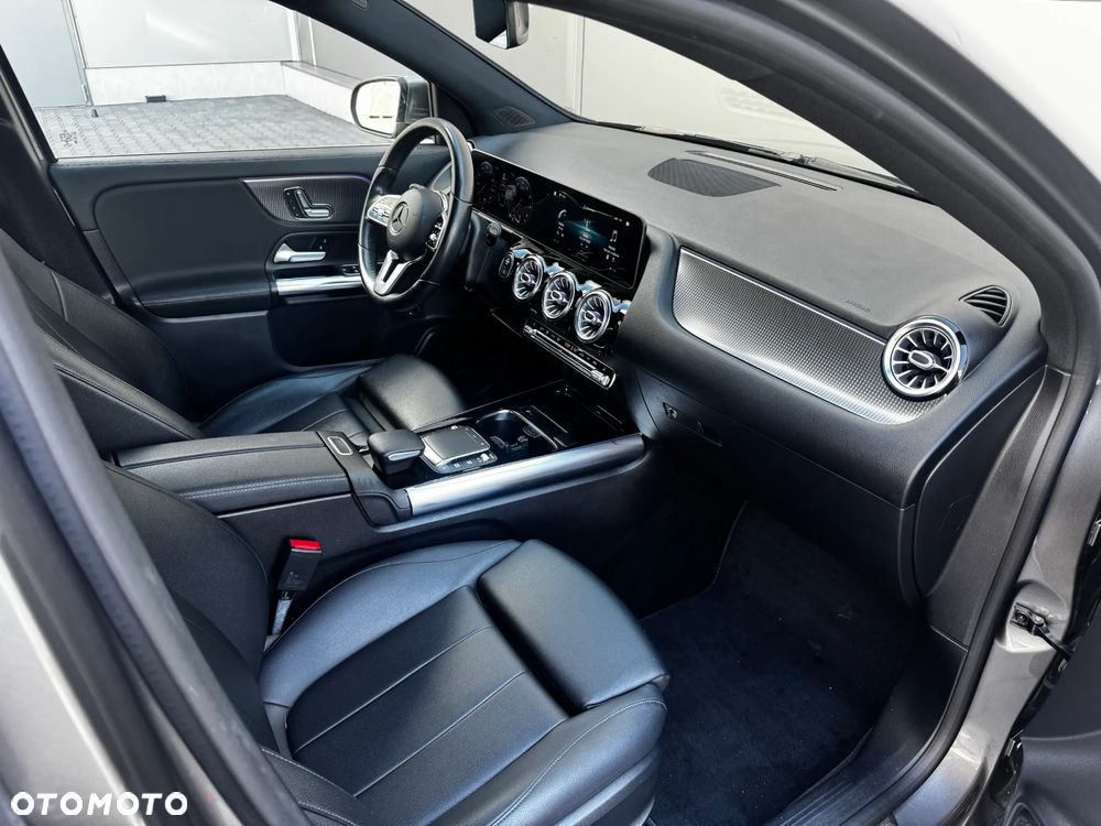 Mercedes-Benz GLA 250 8G-DCT - 16