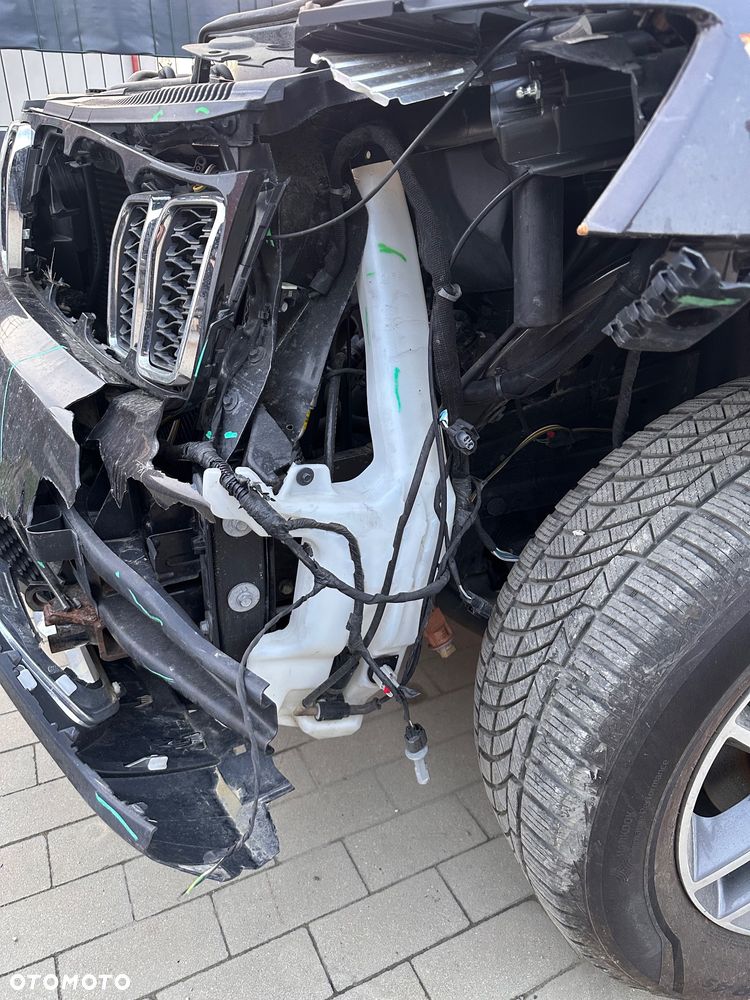 Jeep Grand Cherokee - 13