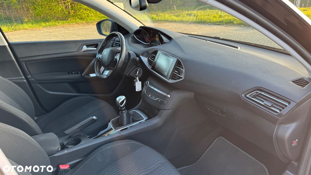 Peugeot 308 1.6 BlueHDi Allure S&S - 11