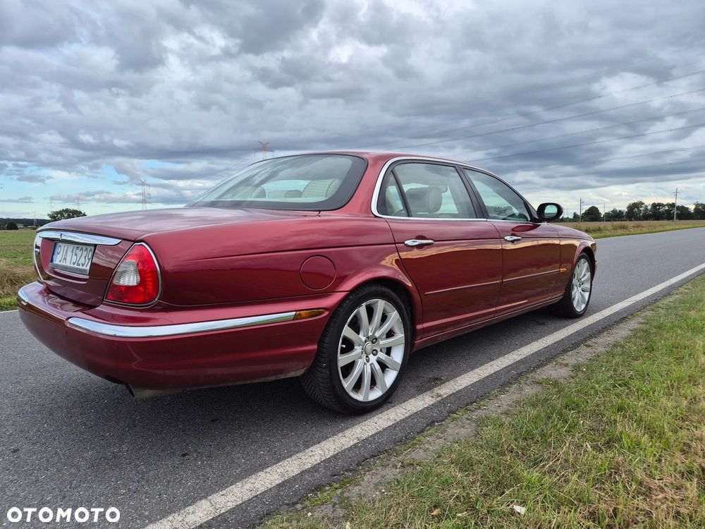 Jaguar XJ Super V8 (LWB) - 12