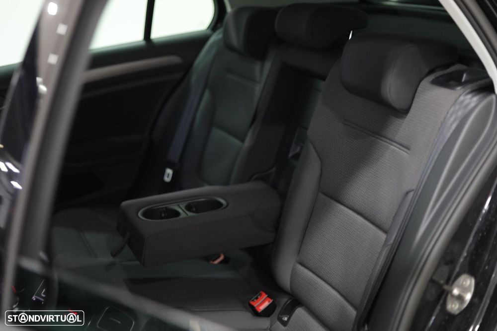 VW Golf 1.0 TSI R-Line - 11