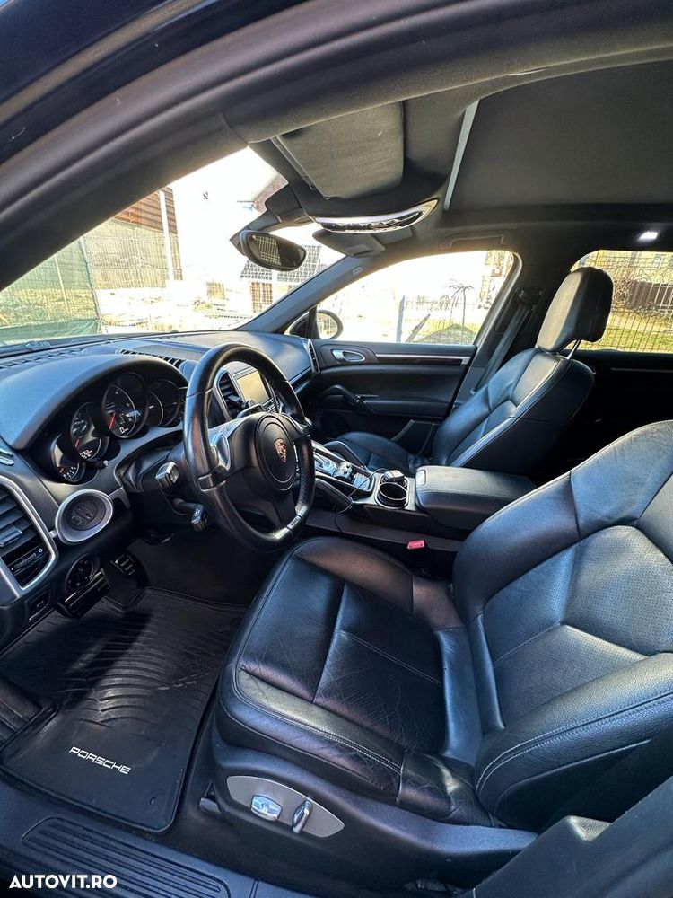 Porsche Cayenne Platinum Edition - 13