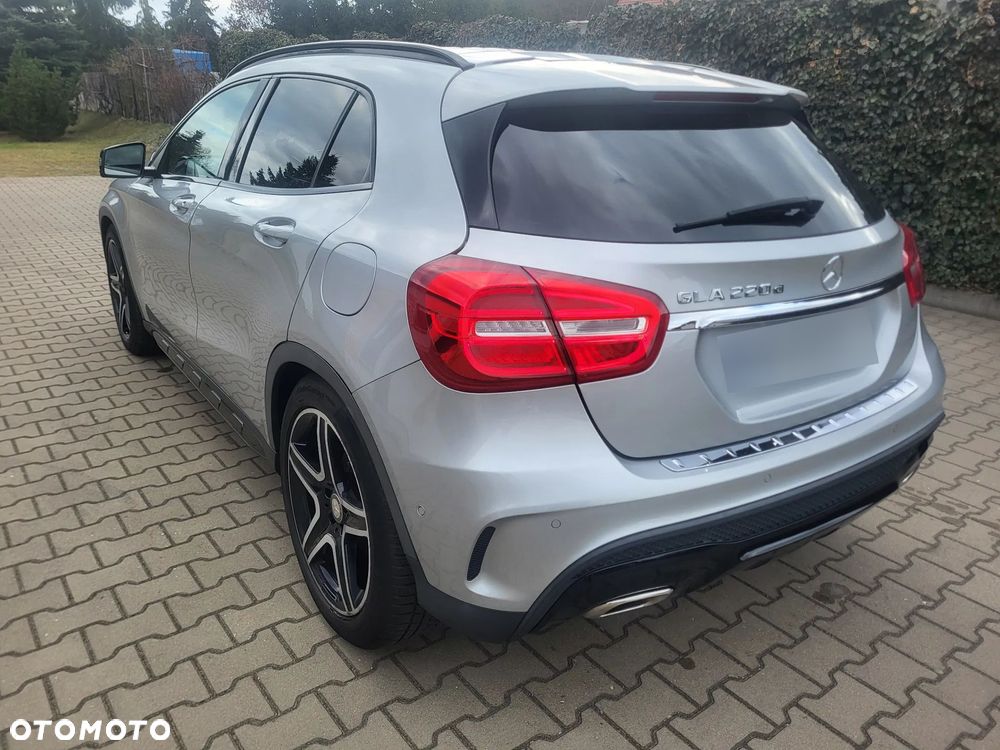 Mercedes-Benz GLA 220 d 7G-DCT AMG Line - 5