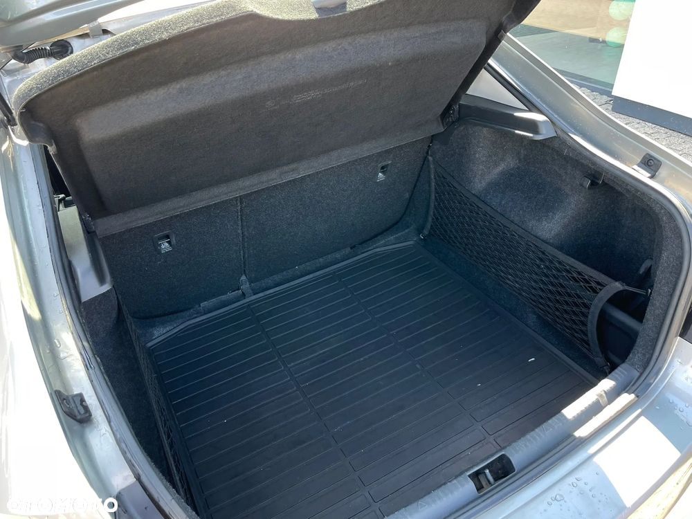 Skoda RAPID 1.2 TSI Ambition - 10