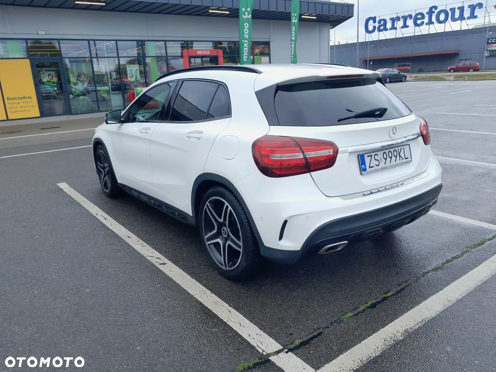 Mercedes-Benz GLA 200 7G-DCT AMG Line - 3