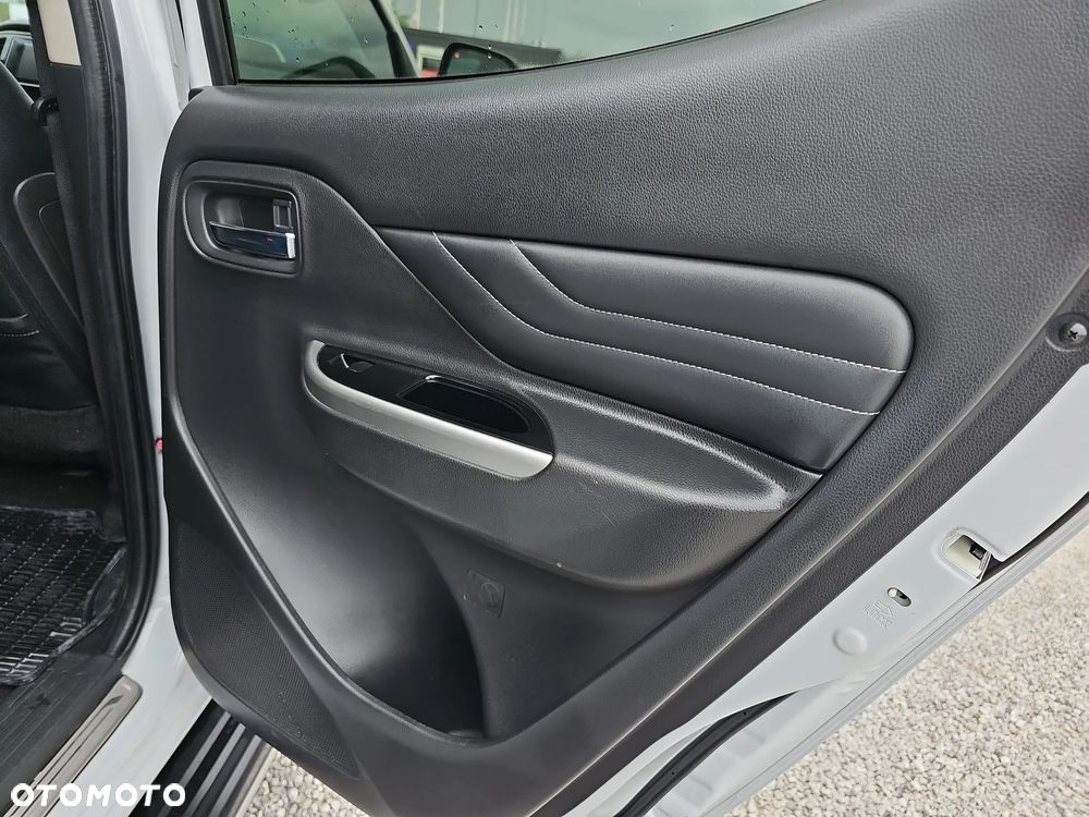 Mitsubishi L200 2.2 d DC Stark Basic - 24