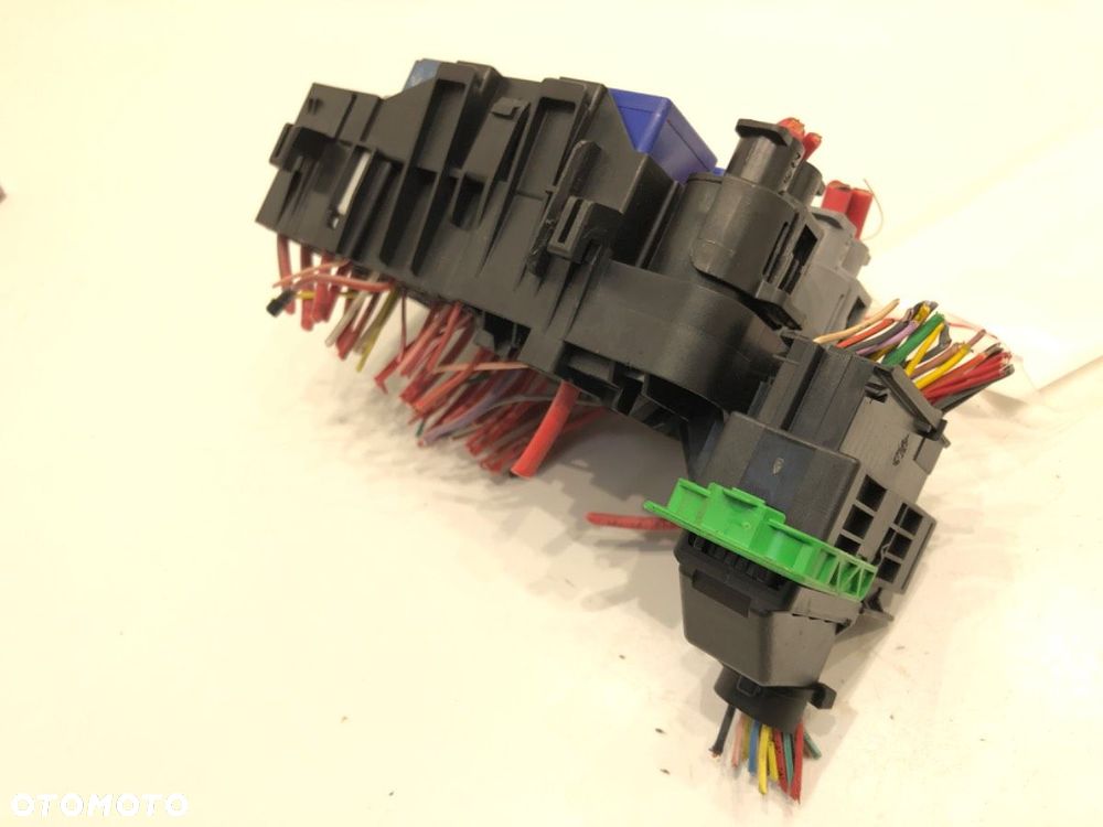 SKRZYNKA BEZPIECZNIKÓW - 49.00 PLN - RENAULT MEGANE III Grandtour (KZ0/1) 2008 - 2022 1.5 dCi - 2