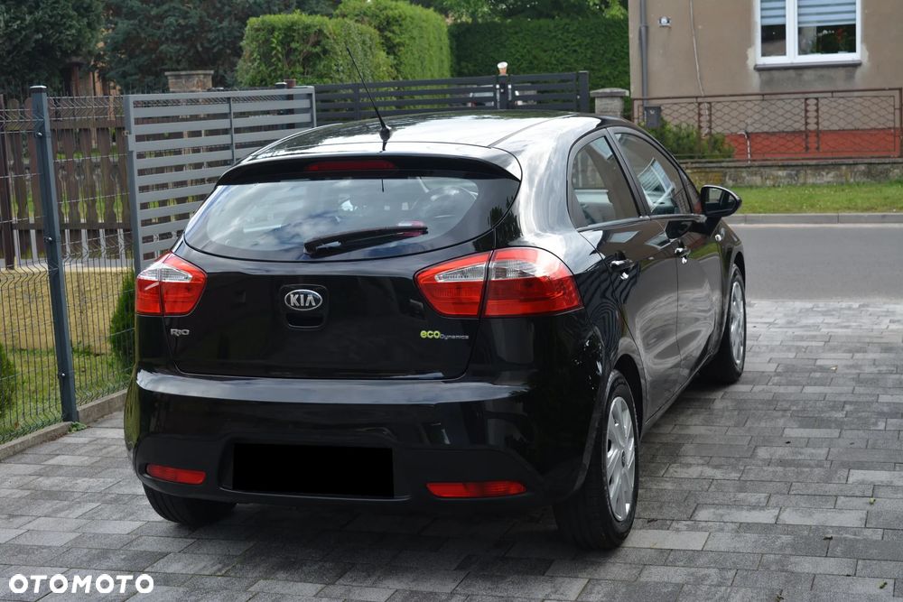 Kia Rio 1.2 Dream Team Edition - 29