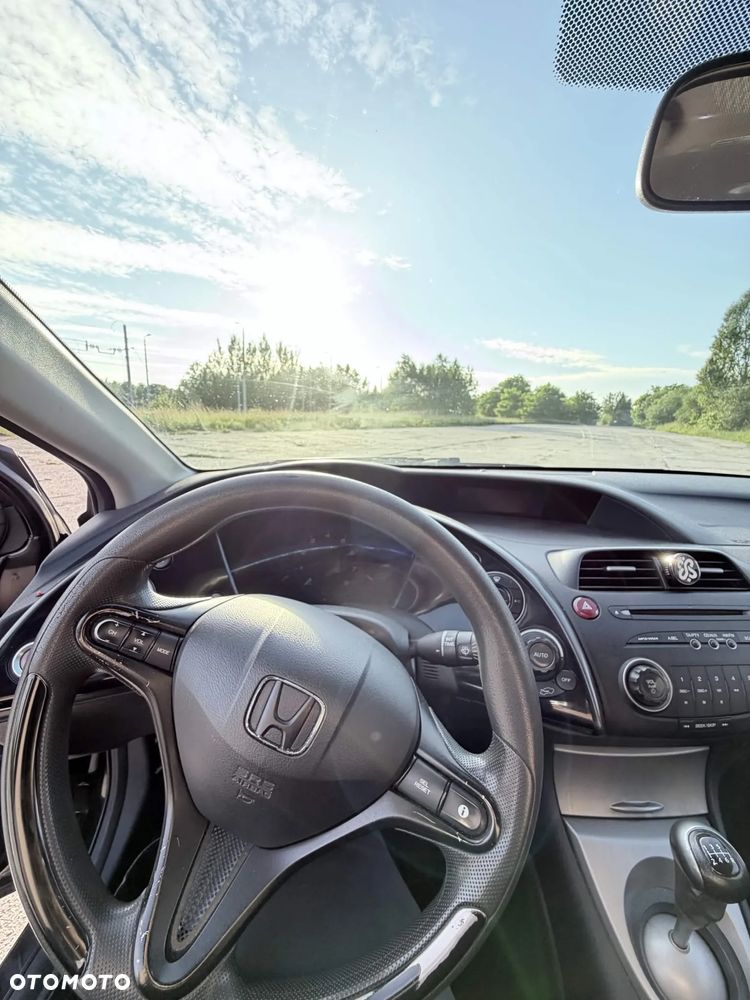 Honda Civic 1.8 Comfort - 11