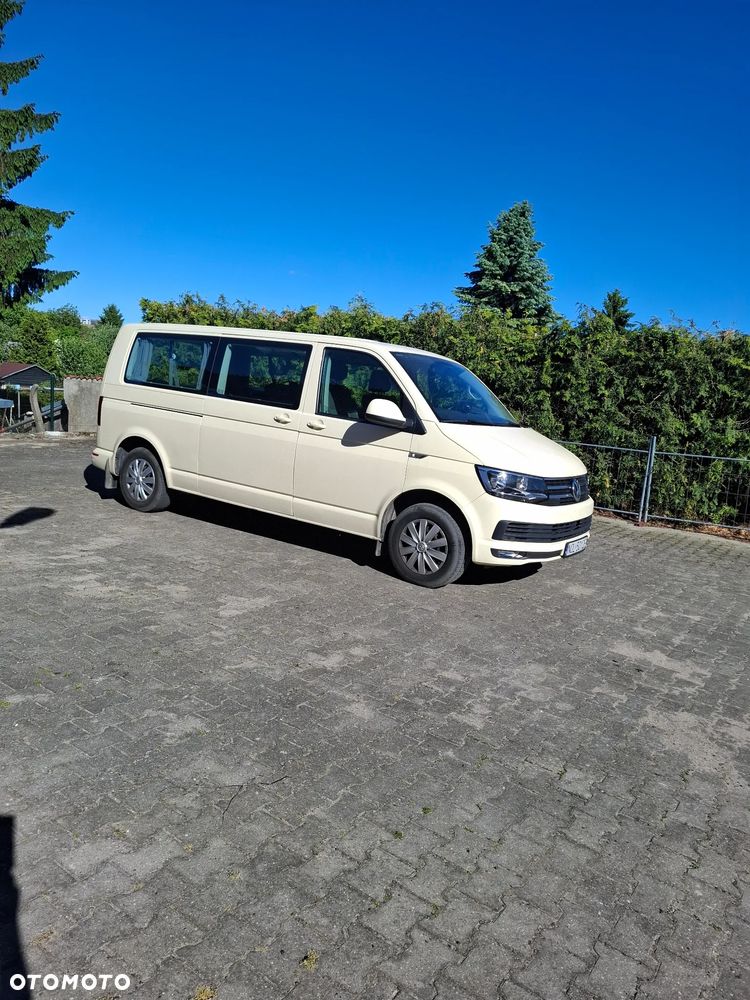 Volkswagen Caravelle - 1