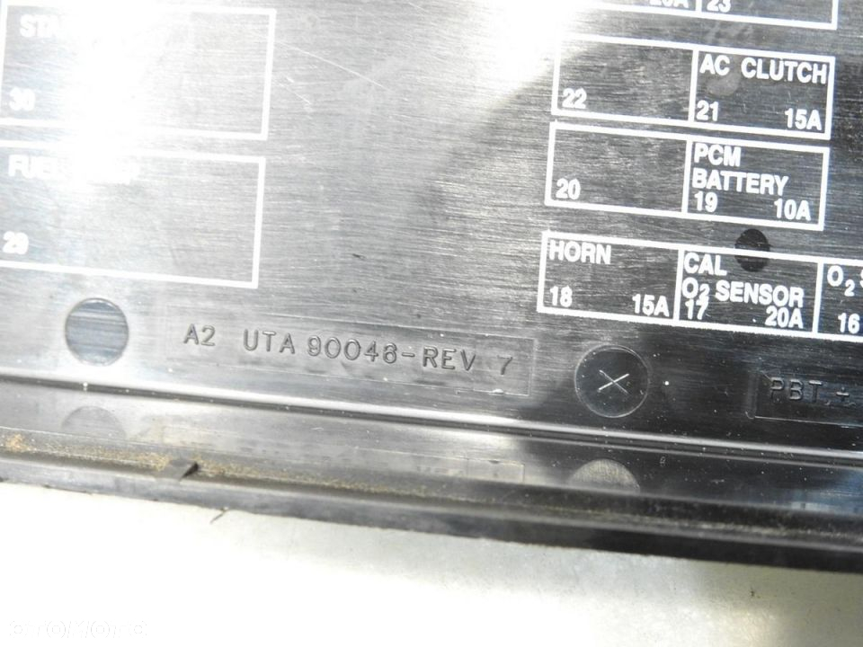 POKRYWA BEZPIECZNIKÓW JEEP GRAND CHEROKEE II - 9