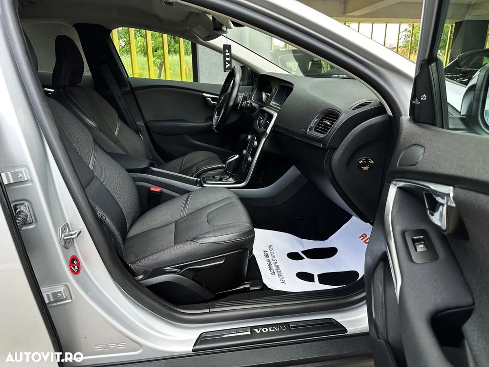 Volvo V40 D3 Aut Summum - 11