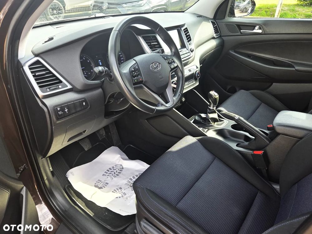 Hyundai Tucson 1.6 GDI BlueDrive Design 2WD - 25