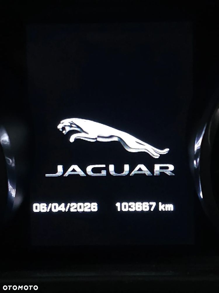 Jaguar XE 20t Prestige - 15