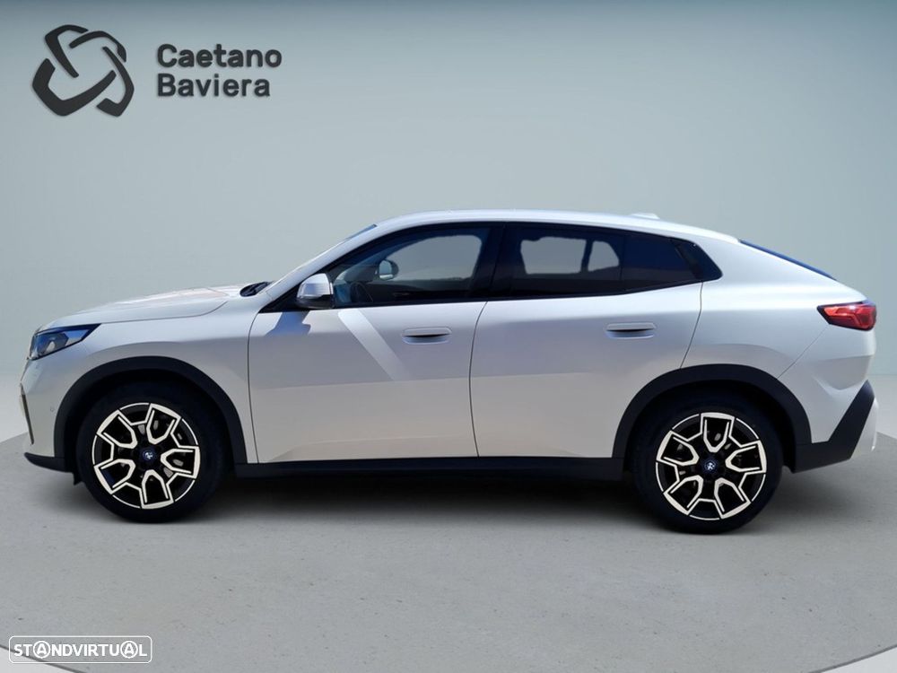 BMW ix1 eDrive20 Pack Desportivo M - 2