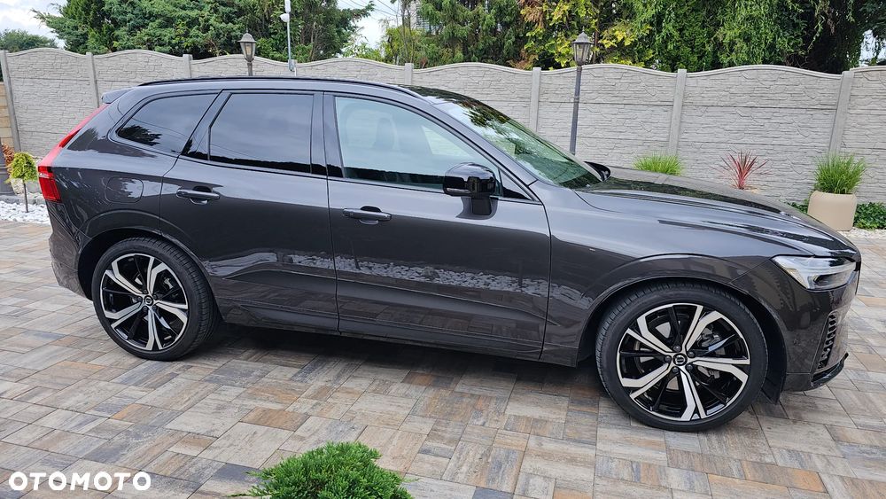 Volvo XC 60 T8 Plug-In Hybrid AWD Ultimate Dark - 19