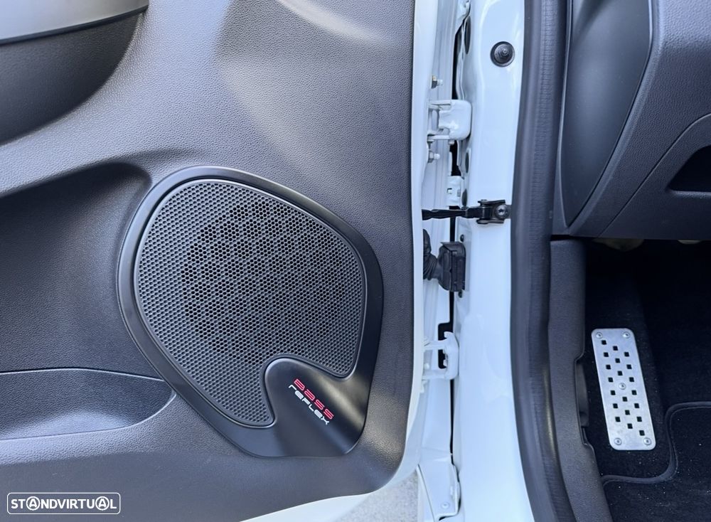 Renault Clio TCe 220 EDC R.S. Trophy - 29