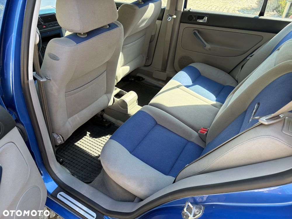 Volkswagen Golf - 25