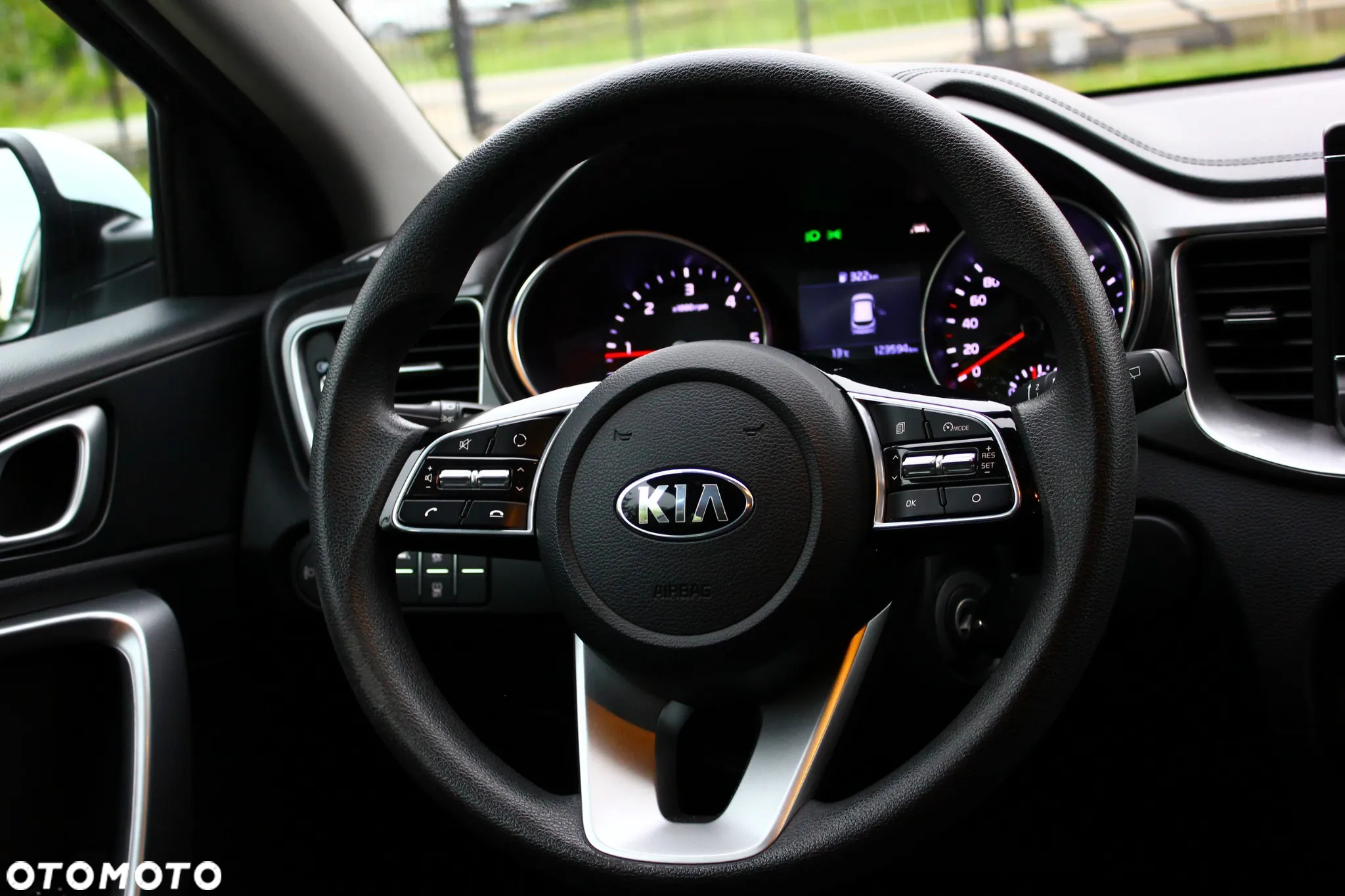 Kia Ceed 1.6 CRDi SCR S - 37