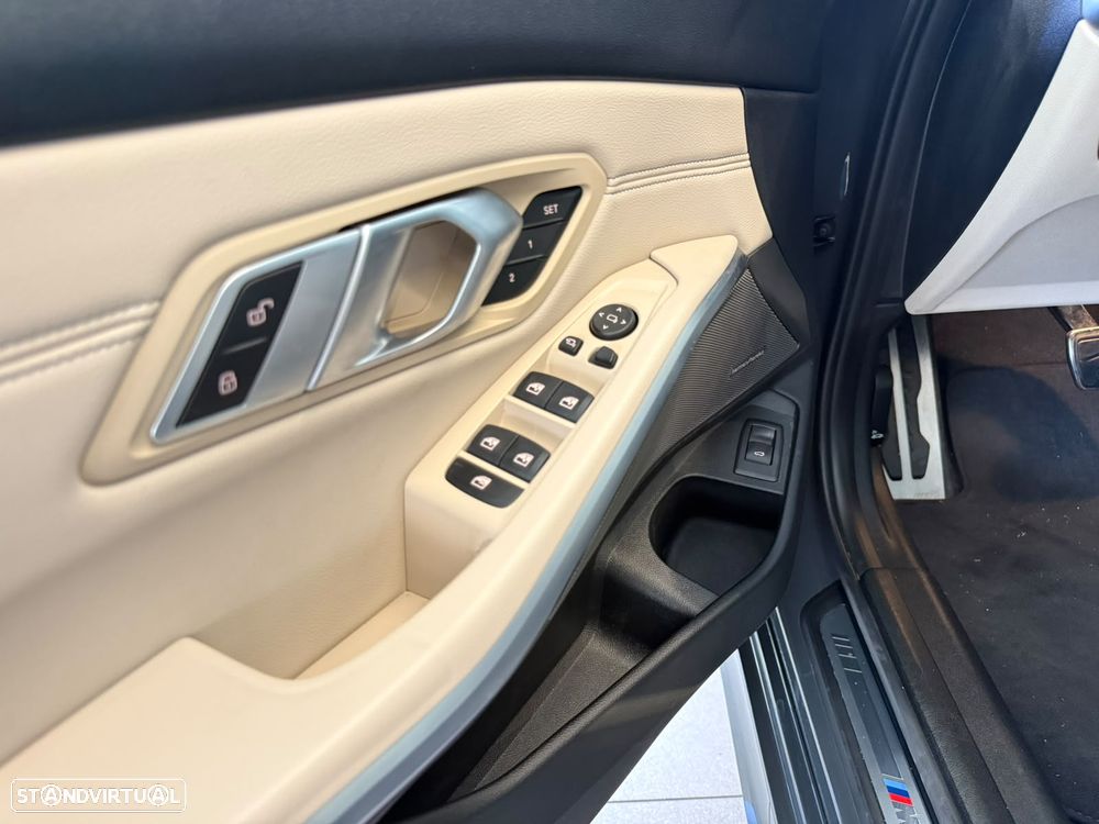 BMW 320 d Pack Desportivo M Auto - 19
