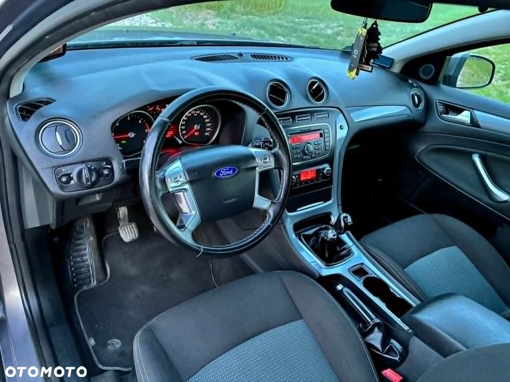 Ford Mondeo 2.0 TDCi Silver X - 13
